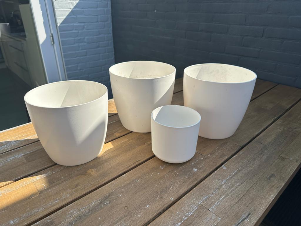 Set van 4 Elho Brussels bloempotten, wit, Tuin en Terras, Bloempotten, Kunststof, Gebruikt, Rond, Binnen