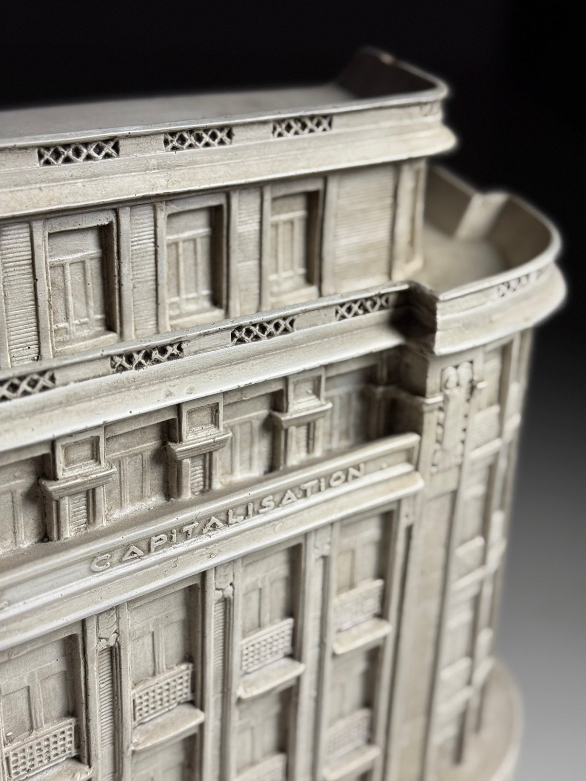 Schaalmodel Caisse Fraternelle de capitalisation, Ophalen