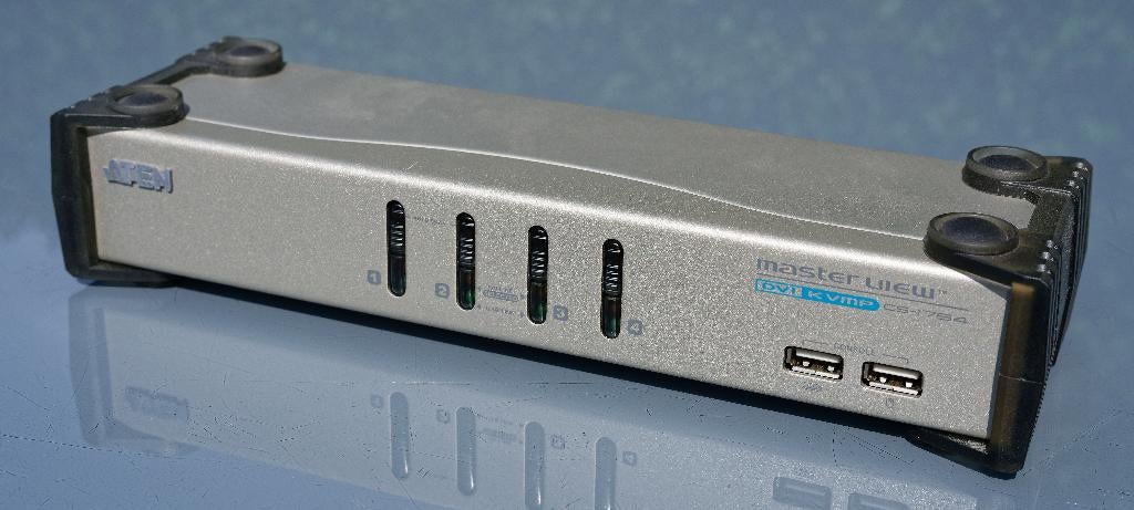 Aten CS-1764 met 2x4 kabels, Computers en Software, Netwerk switches, Ophalen, Gebruikt