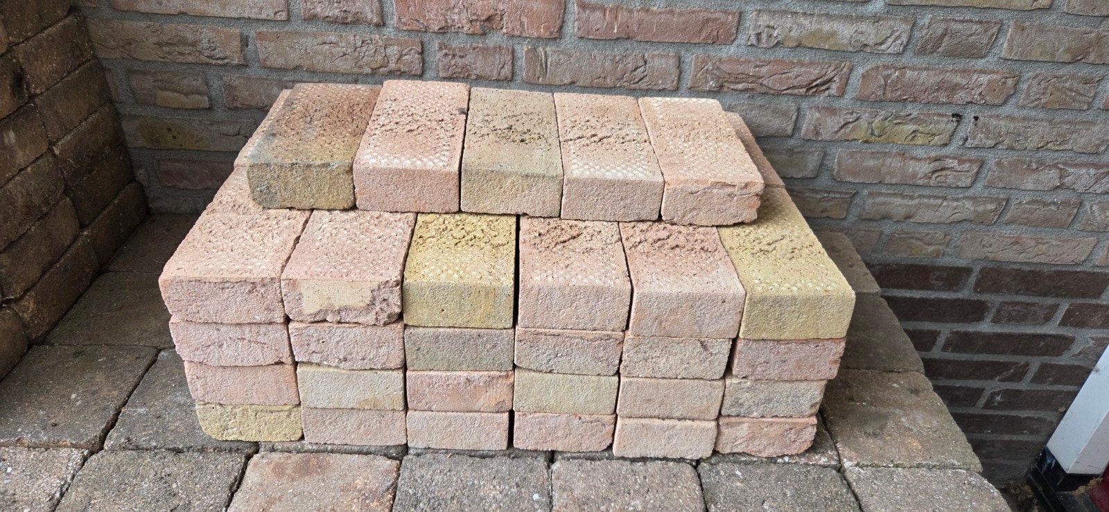 Gratis Gevelstenen Waaltjes - Nieuw (40+ stuks), Ophalen of Verzenden