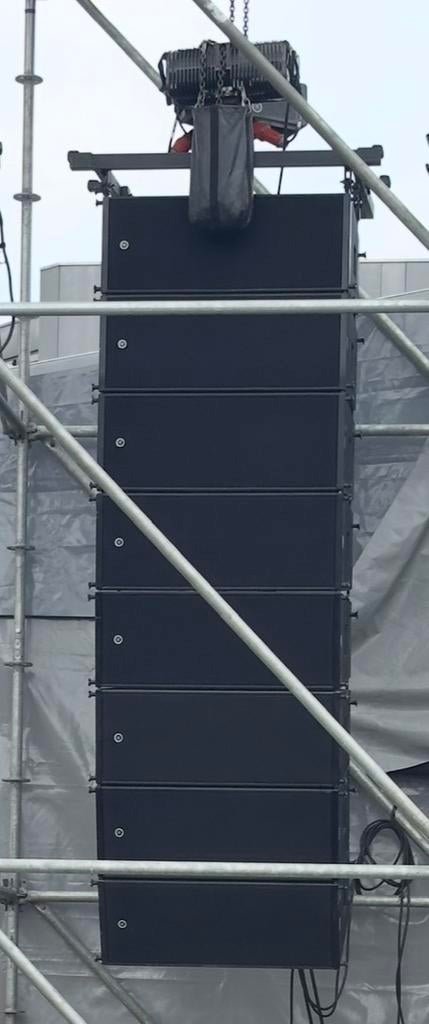Line array dubbel12” grote set. Incl flightcases., Gebruikt, Overige typen, 120 watt of meer, Ophalen