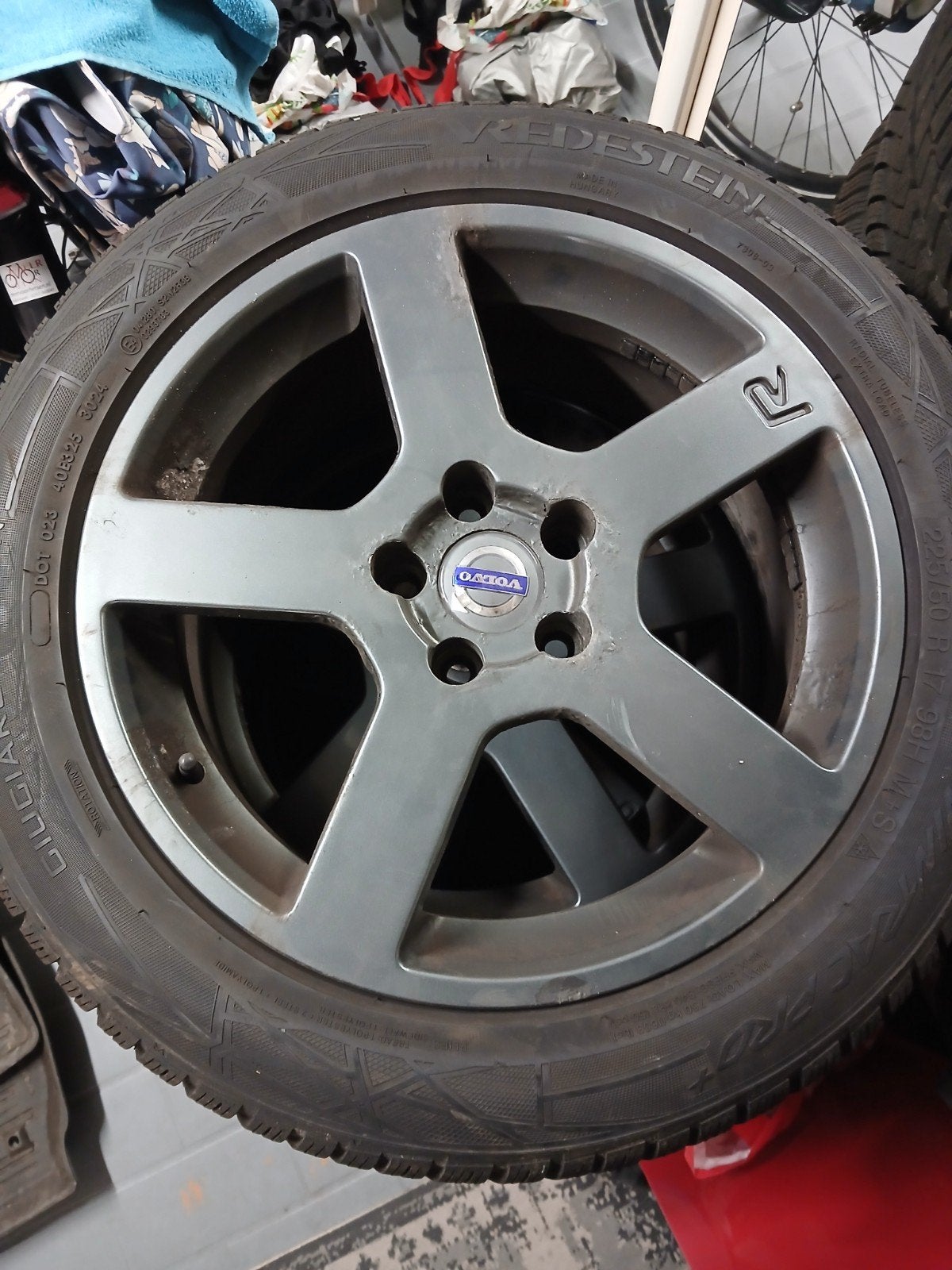 Vredestein Winterbanden Volvo V70 III 2010 - Als nieuw, Ophalen, Nieuw, 17 inch, Winterbanden