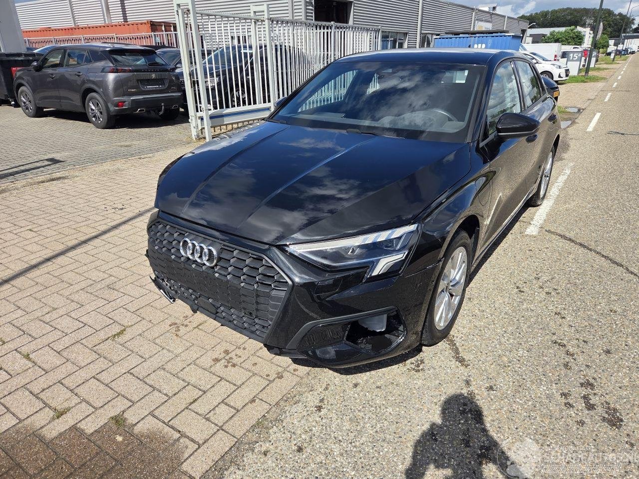 Audi A3 40TFSIe (bj 2024, automaat), Automaat, Overige carrosserieën, Zwart, 1395 cc