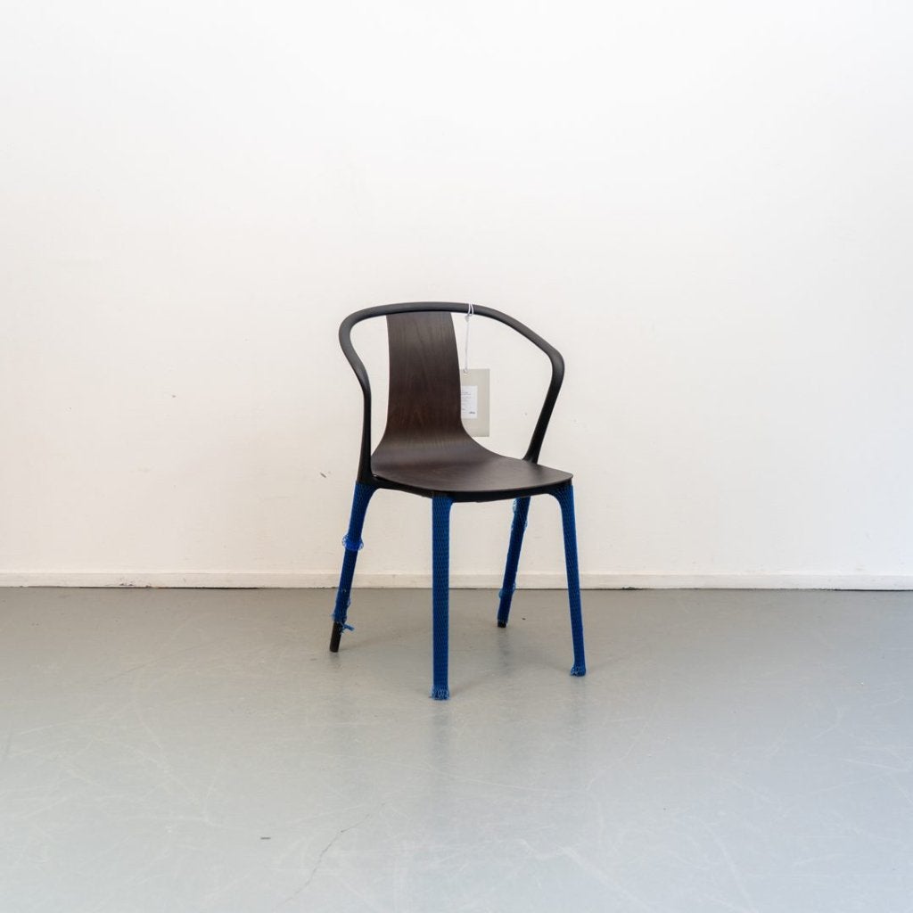 Vitra Belleville Armchair Stoel Donker Hout, Huis en Inrichting, Stoelen, Niet ingevuld, Nieuw, Niet ingevuld, Niet ingevuld