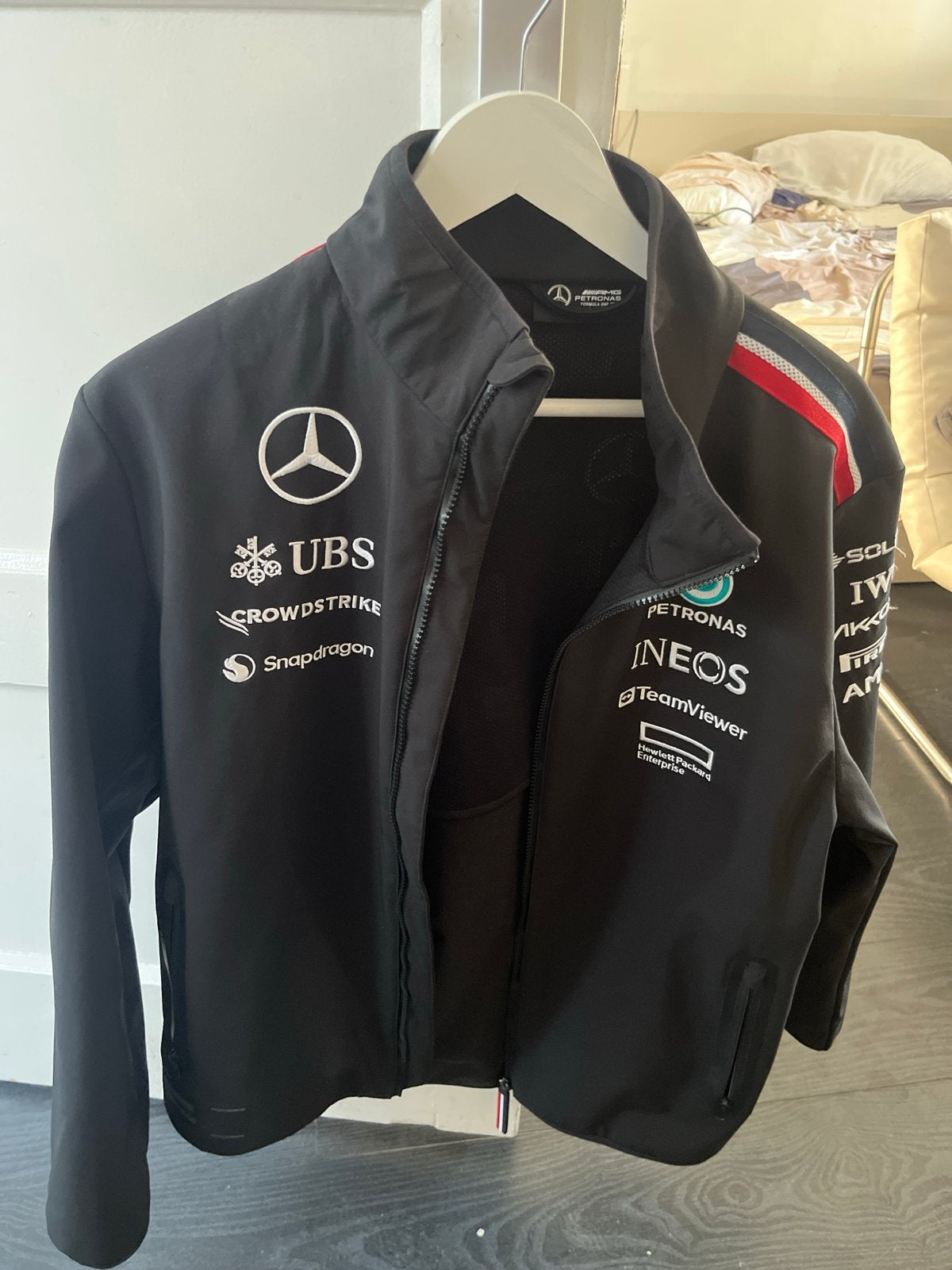 Mercedes-AMG Petronas F1 Team Softshell Jas, Ophalen, Nieuw, Overige maten, Zwart