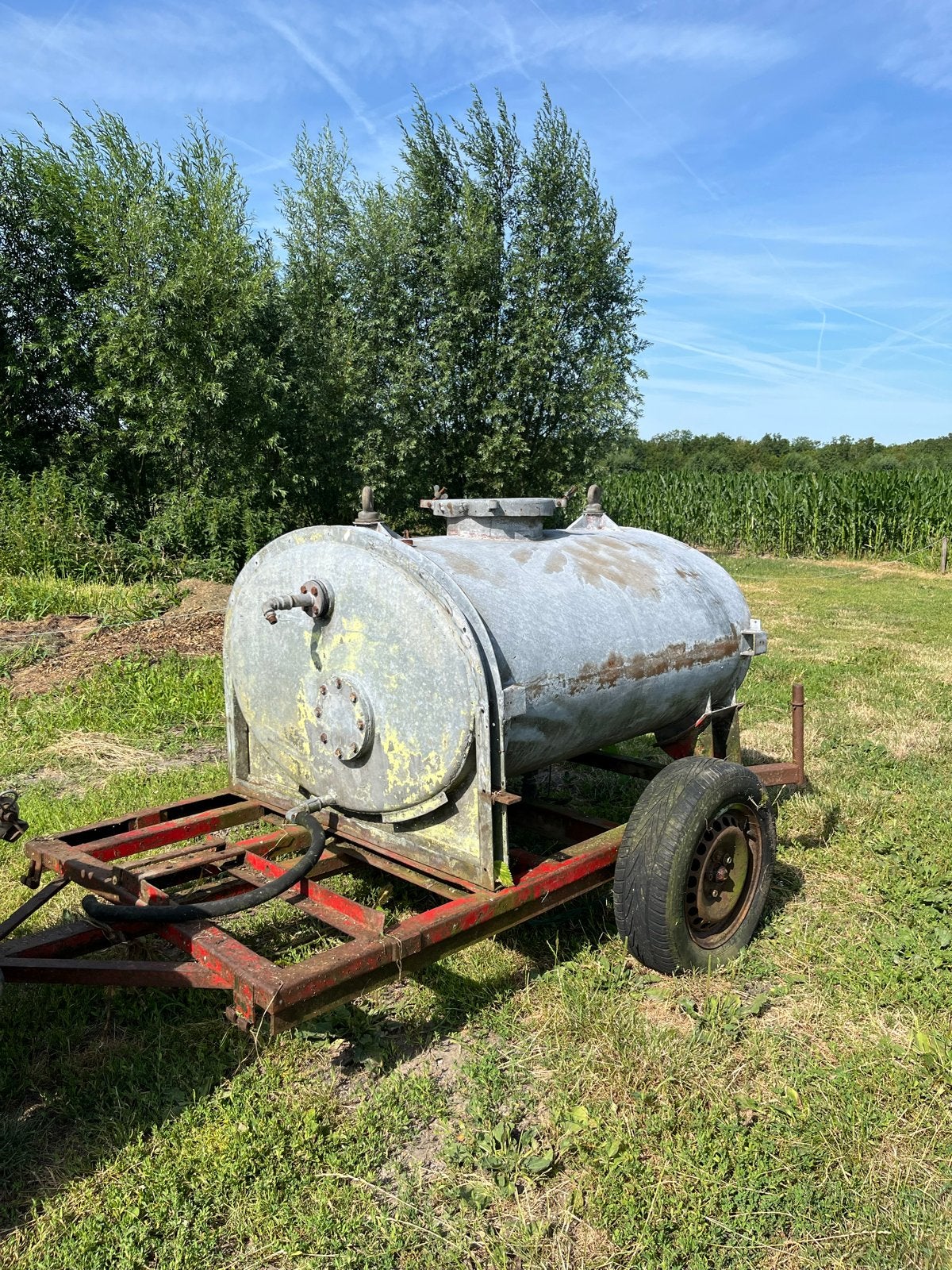 Mobiele watertank 1600 liter op onderstel, Ophalen