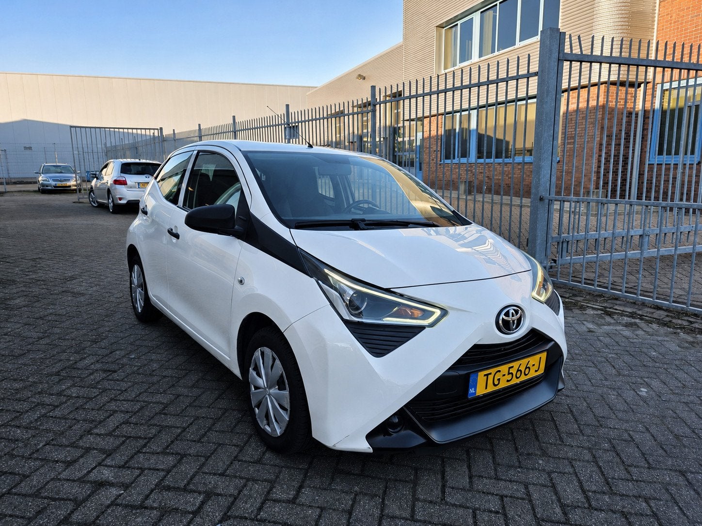 Toyota Aygo 1.0 VVT-i x-fun|AIRCO|BT|dealer onderhouden, Voorwielaandrijving, Dealer onderhouden, Gebruikt, Euro 6