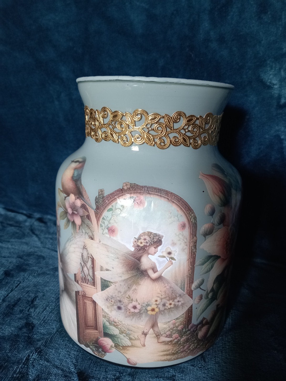 Romantische Vaas met Elfjes en Bloemen., Huis en Inrichting, Woonaccessoires | Vazen, Ophalen of Verzenden