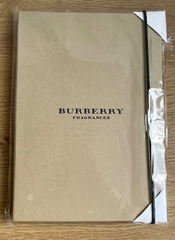 Burberry.  Notitieboek. Nieuw!!!, Diversen, Ophalen of Verzenden, Nieuw