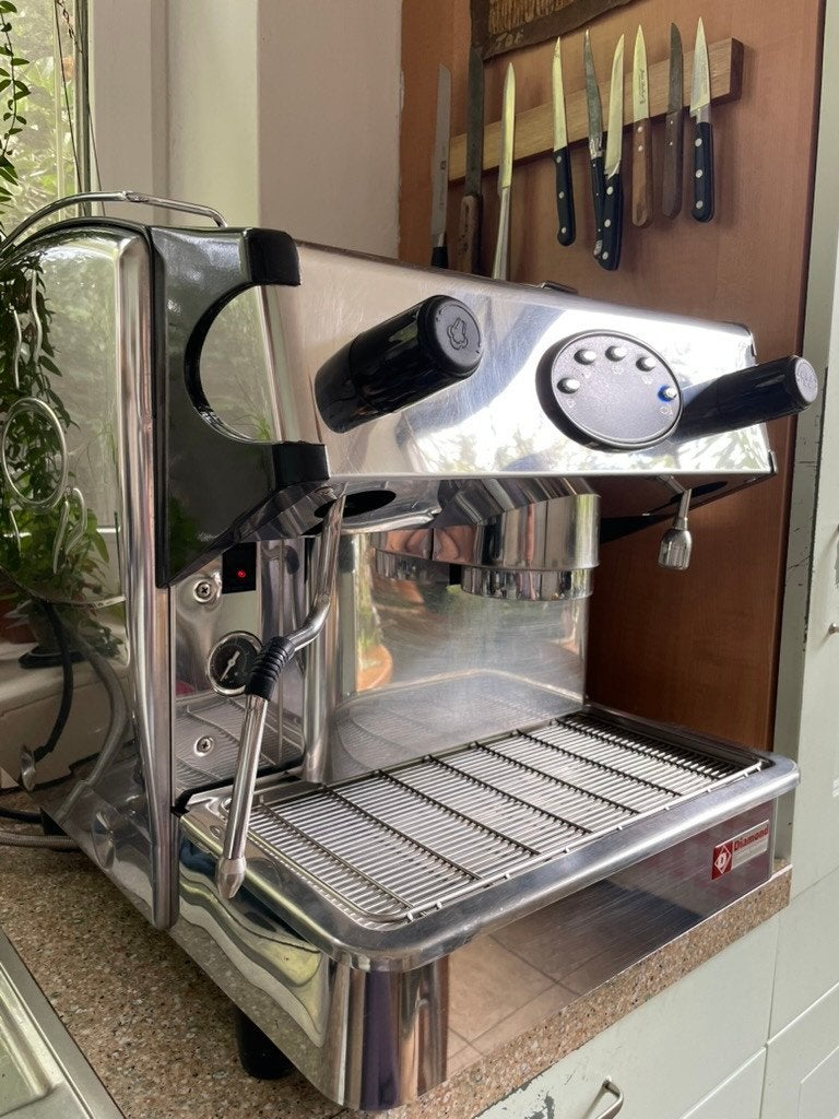 Horeca espressomachine met koffiemolen, Gebruikt, 10 kopjes of meer, Combi, Gemalen koffie