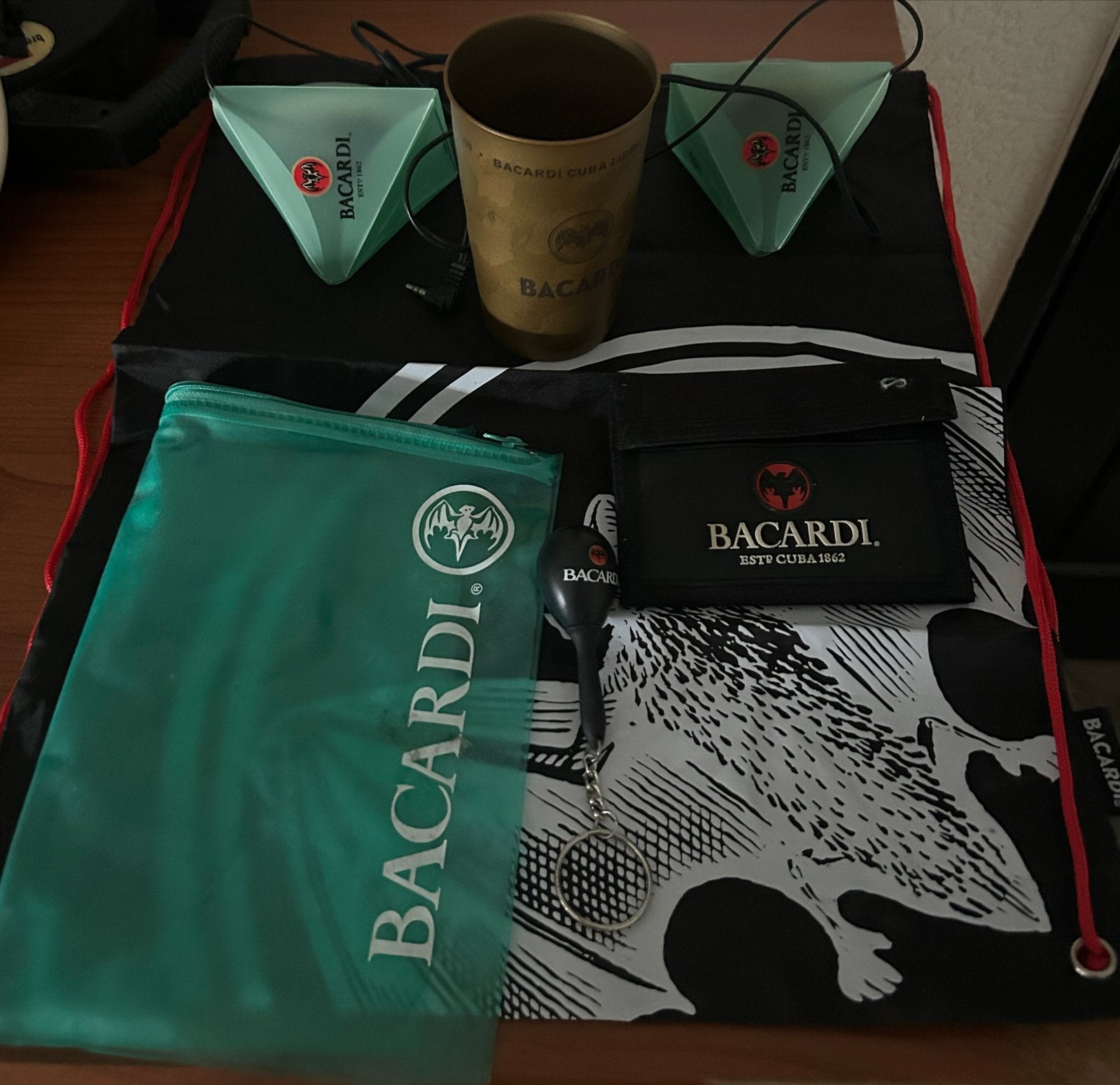 Bacardi artikelen en een grote vlag ( ideaal voor Mancave ), Ophalen of Verzenden, Gebruikt