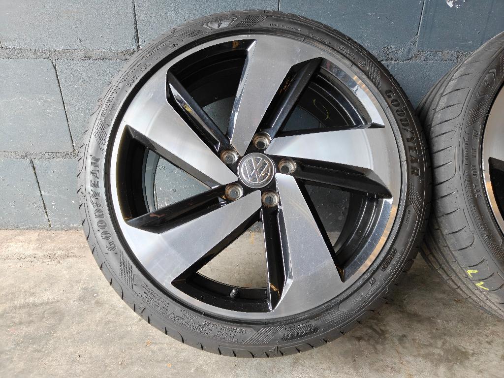 18 inch Originele Volkswagen Golf GTI Milton Keynes Zomerset, Ophalen, 18 inch, Gebruikt, Volkwagen