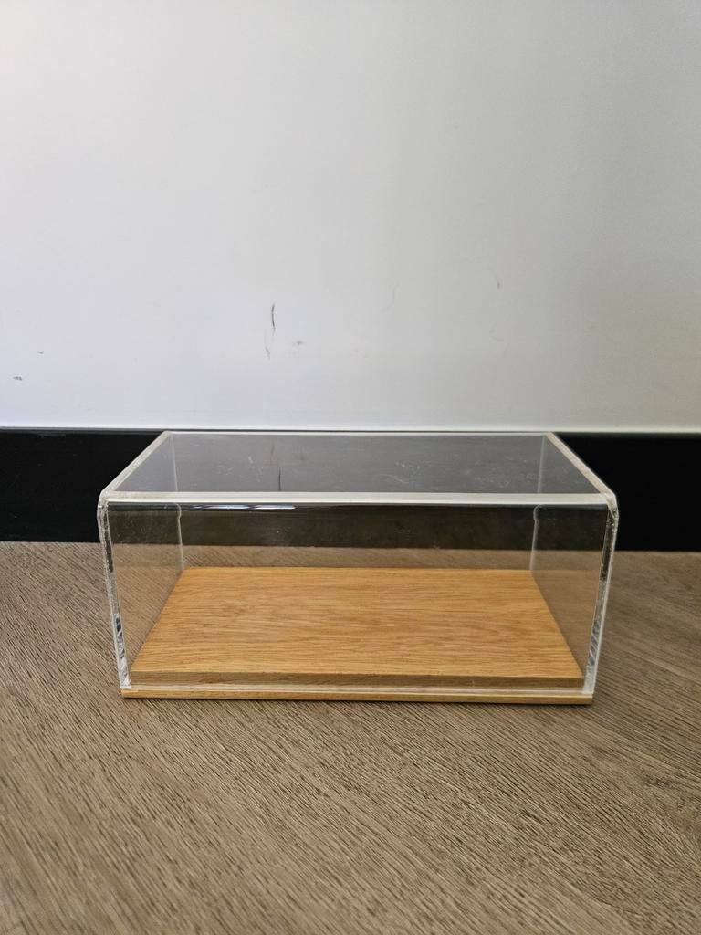 Vitrine / sokkel plexiglas, Ophalen, Gebruikt
