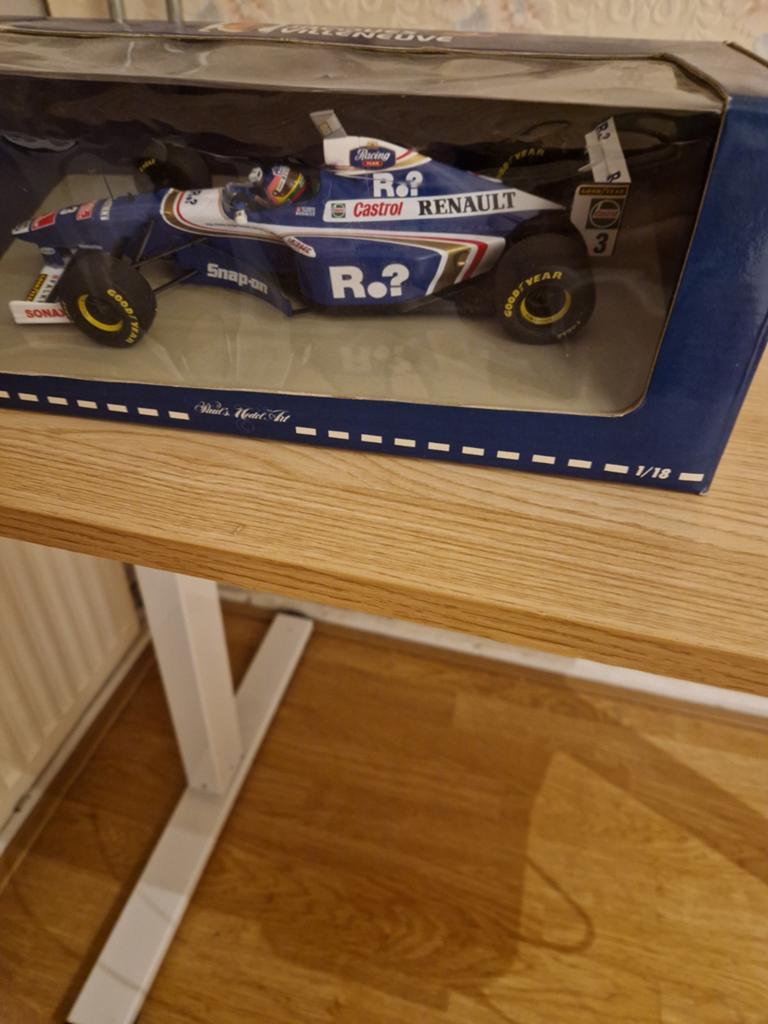 Zeldzame Renault F1 modelauto Jaques Villeneuve, Hobby en Vrije tijd, Modelauto's | 1:18, Ophalen of Verzenden