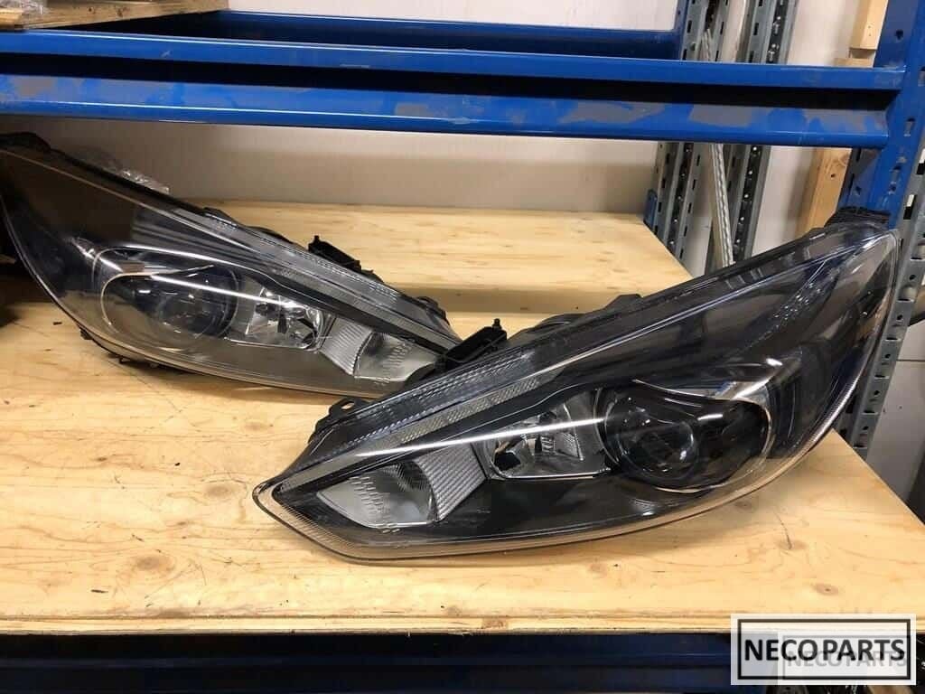 Ford focus mk3 xenon koplamp origineel black uitvoering, Gebruikt, -, -, Ophalen of Verzenden
