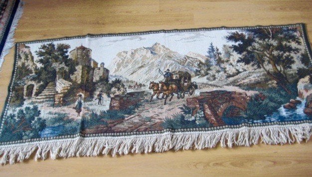 WANDKLEED MET MENSEN KOETS PAARDEN ,KASTEEL EN BERGEN ,LEVE, Antiek en Kunst, Ophalen of Verzenden