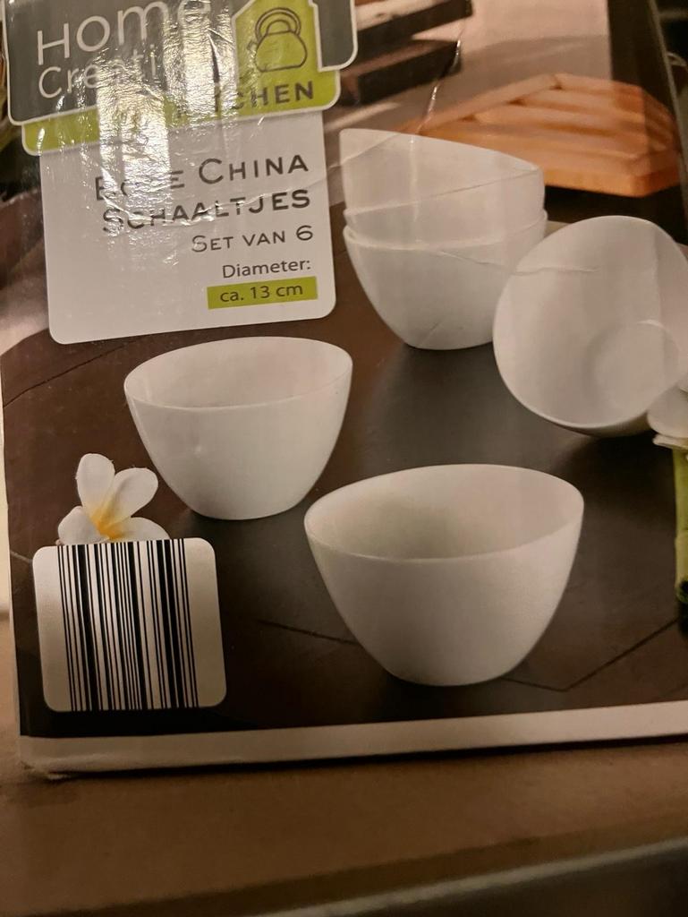 6 stuks Bone China Schaaltjes wit, Overige materialen, Nieuw, Ophalen of Verzenden, Schaal of Schalen