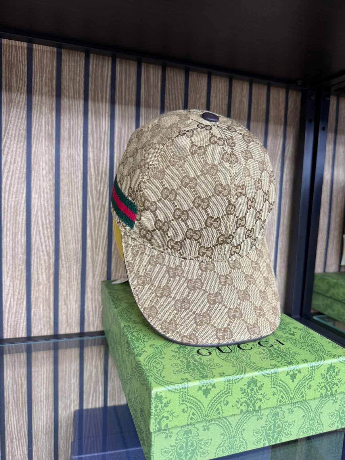 Gucci pet, Kleding | Dames, Ophalen of Verzenden, Zo goed als nieuw, One size fits all