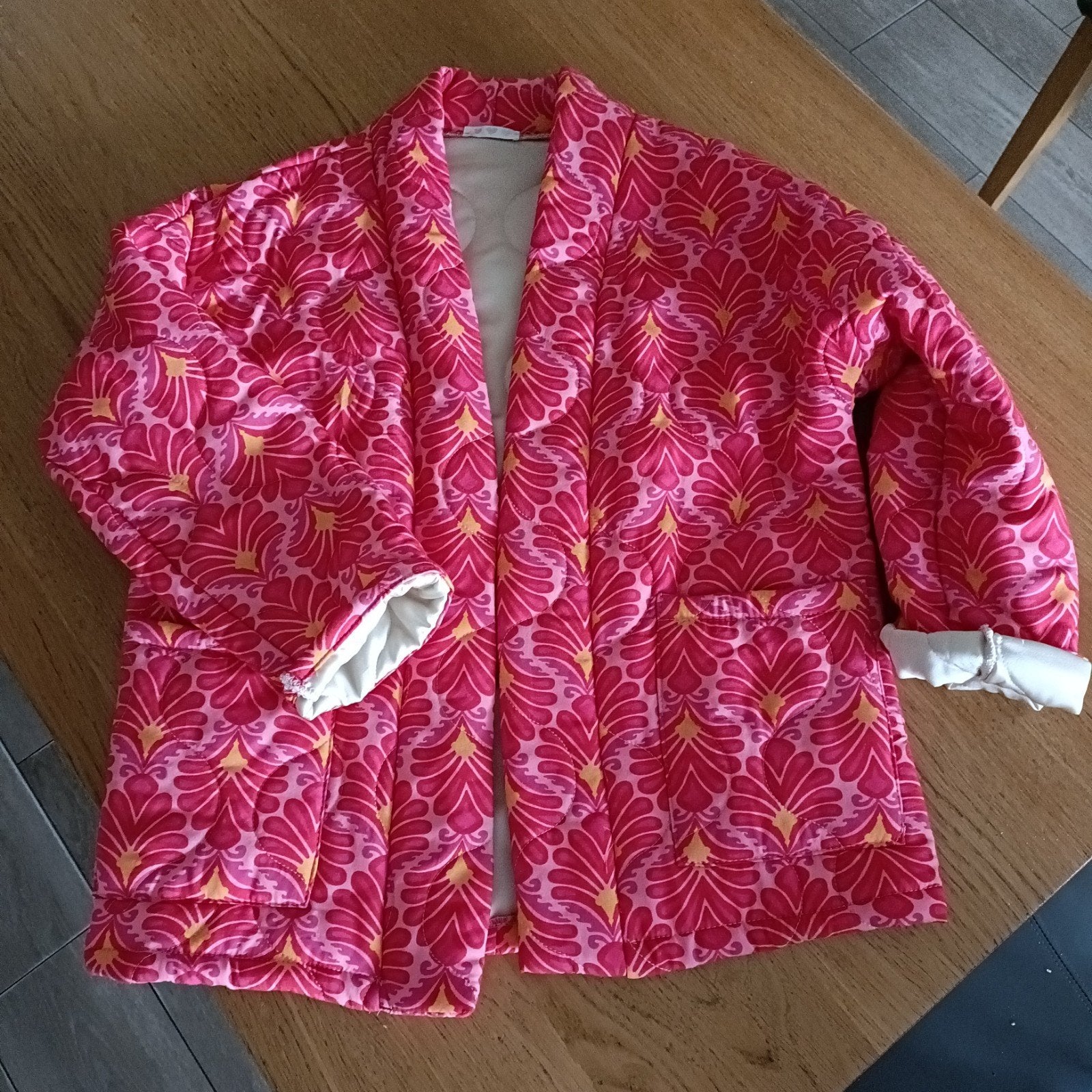 Roze gewatteerd jasje met bloemenprint, Ophalen, Maat 42/44 (L), Roze, Onbekend