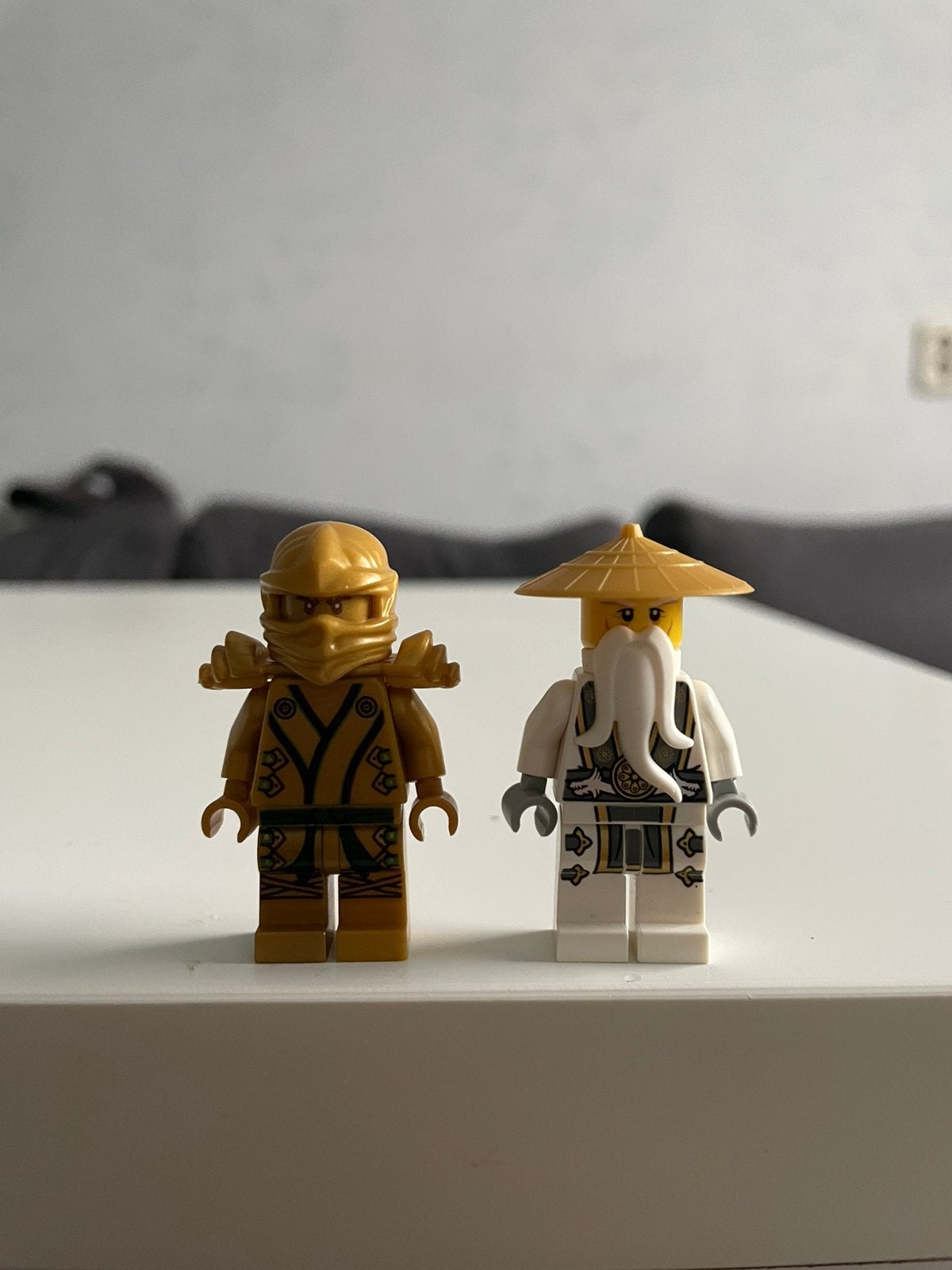 Lego Ninjago Lloyd Gouden Ninja & Sensei Wu (Possession), Lego, Ophalen of Verzenden, Zo goed als nieuw, Minifiguur
