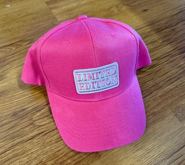 Roze 'Limited Edition' Pet - Zo goed als nieuw, Nieuw, One size fits all, Ophalen of Verzenden, Pet
