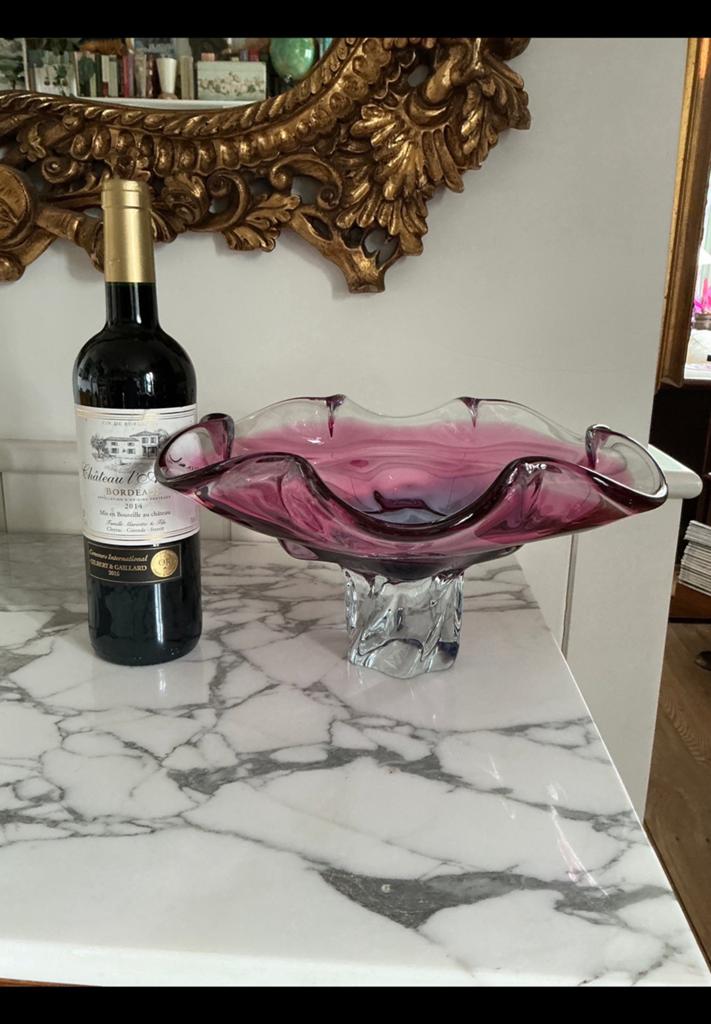 Mooie glazen schaal Hospodka voor Chribska. Roze rood, 33 cm, Ophalen of Verzenden