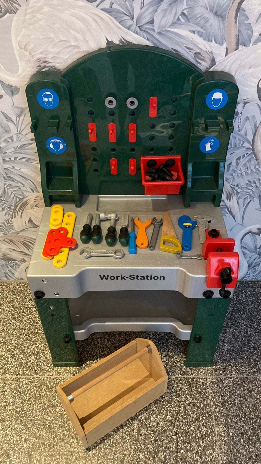 Bosch Work-Station Werkbank voor kinderen met gereedschap, Kinderen en Baby's, Ophalen, Gebruikt, Knutselen