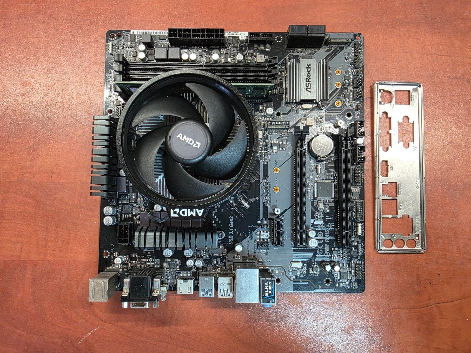 Asrock B450M-Pro4 Met Ryzen 5-2600X en 8GB Ddr4, DDR4, Ophalen of Verzenden, Zo goed als nieuw, Micro-ATX