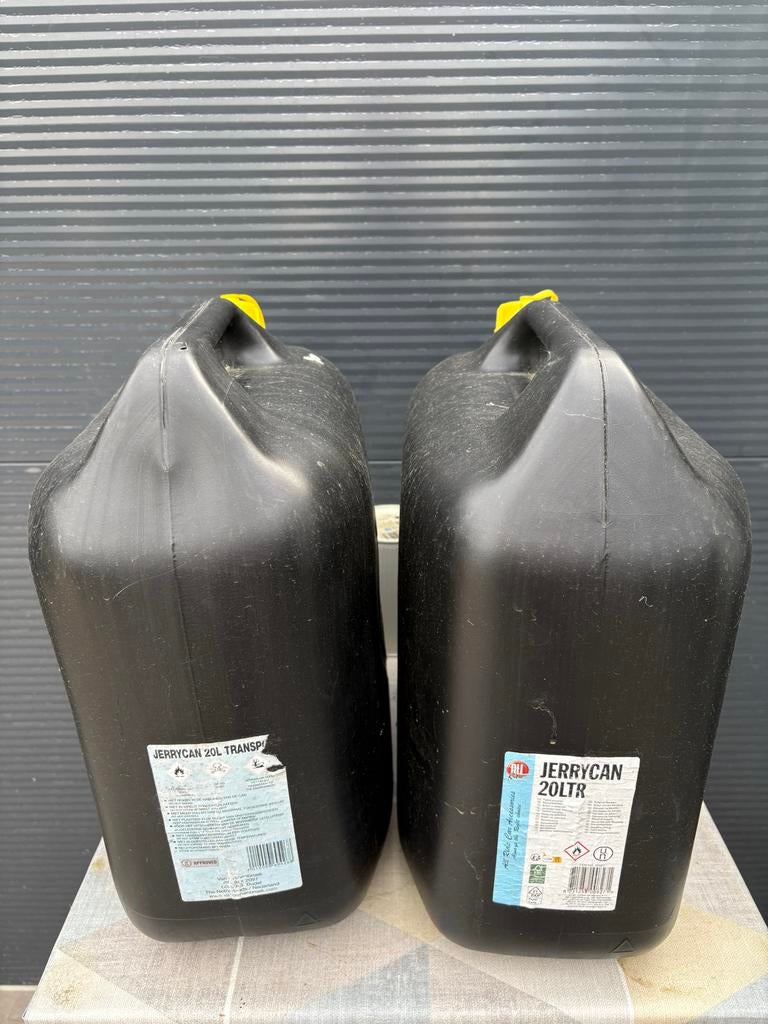 Jerrycans 20 liter, drie stuks inclusief handpomp, Ophalen of Verzenden