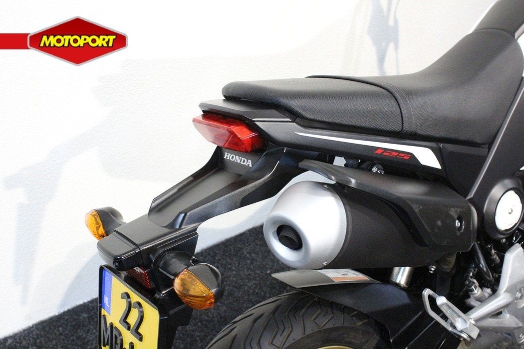 Honda MSX 125, Bedrijf, Naked bike