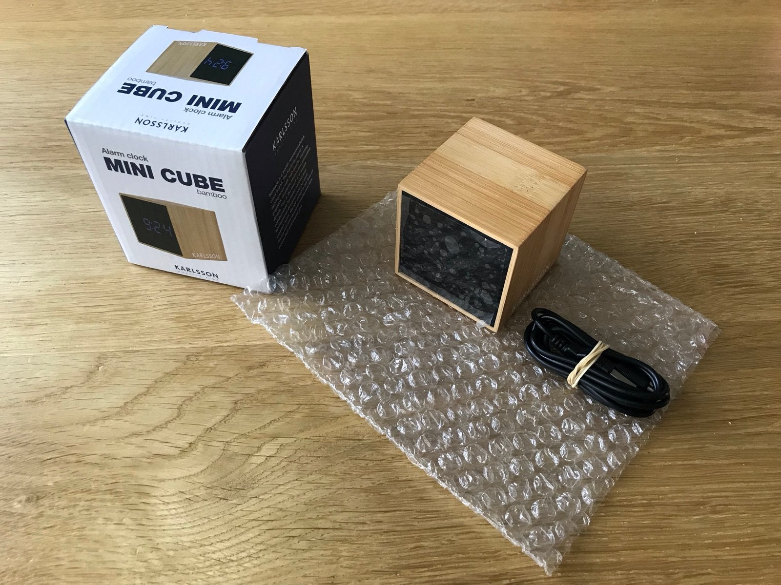 Karlsson Mini Cube Wekker - Bamboe - Nieuw in doos, Bruin, Werkt op batterijen, Nieuw, Ophalen of Verzenden