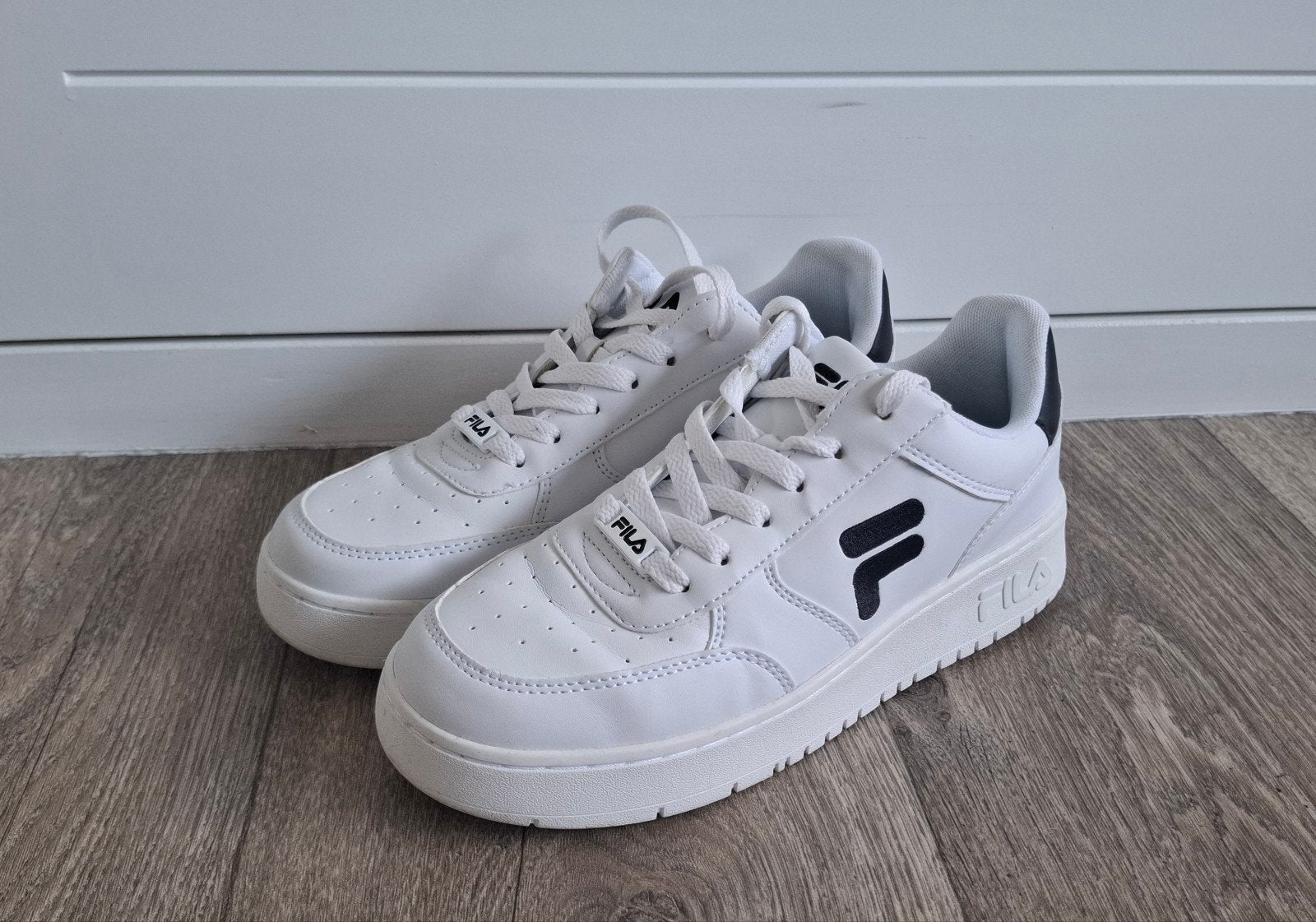 Fila sneakers wit met zwart, maat 38, Wit, Nieuw, Ophalen of Verzenden, Sneakers of Gympen