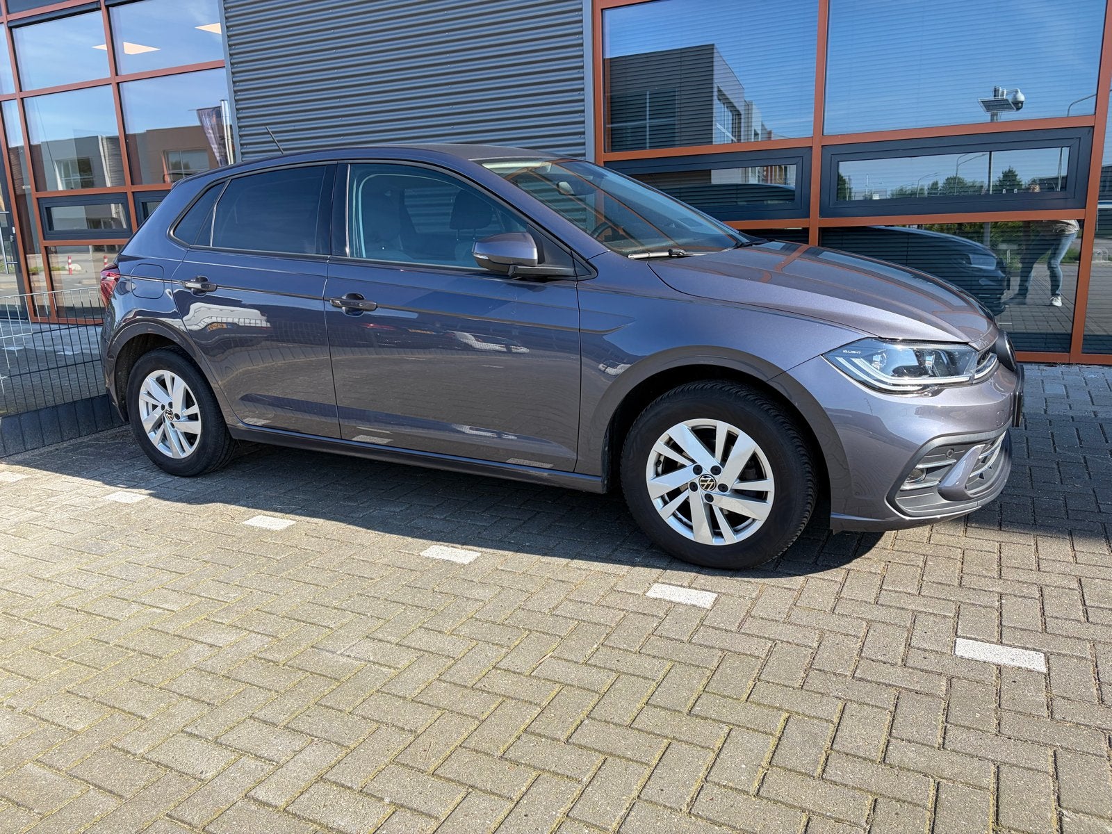 Volkswagen Polo 1.0 TSI 95pk Dsg-7 - Style 2021 Grijs, Auto's, Volkswagen, Euro 5, Stof, Zwart, 95 pk