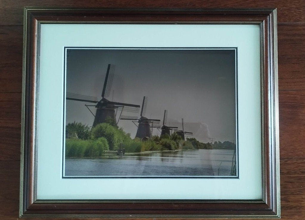 Kinderdijk,  foto van molens ingelijst in oude lijst, Ophalen of Verzenden, Landschap, Klassiek, Overige technieken