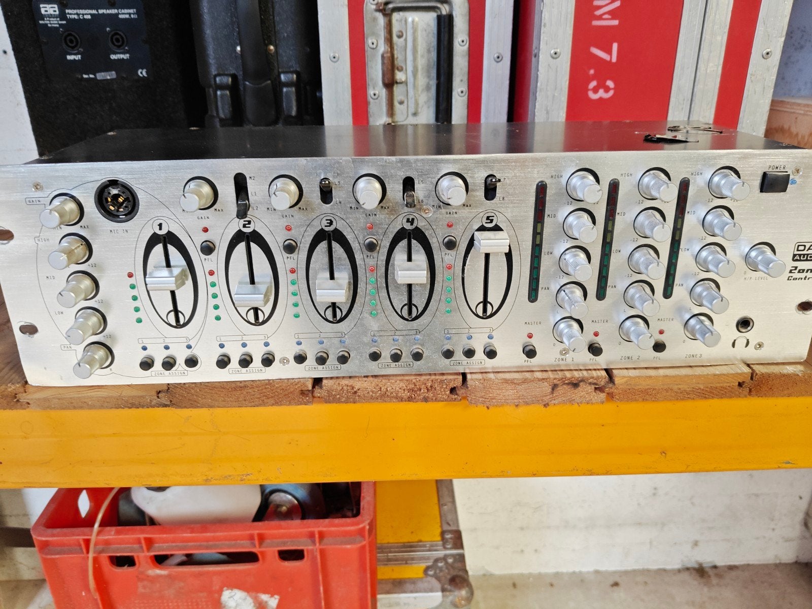 Dateq Audio Zentra Control Mengpaneel, Ophalen of Verzenden, Gebruikt, 5 tot 10 kanalen, Microfooningang