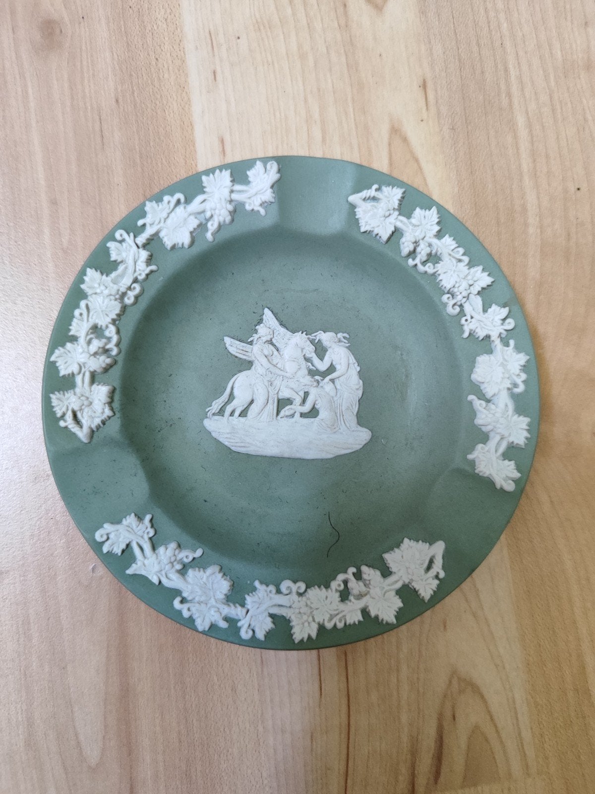 Vintage Wedgwood Jasperware Asbak - Groen met Witte Reliëf, Ophalen of Verzenden