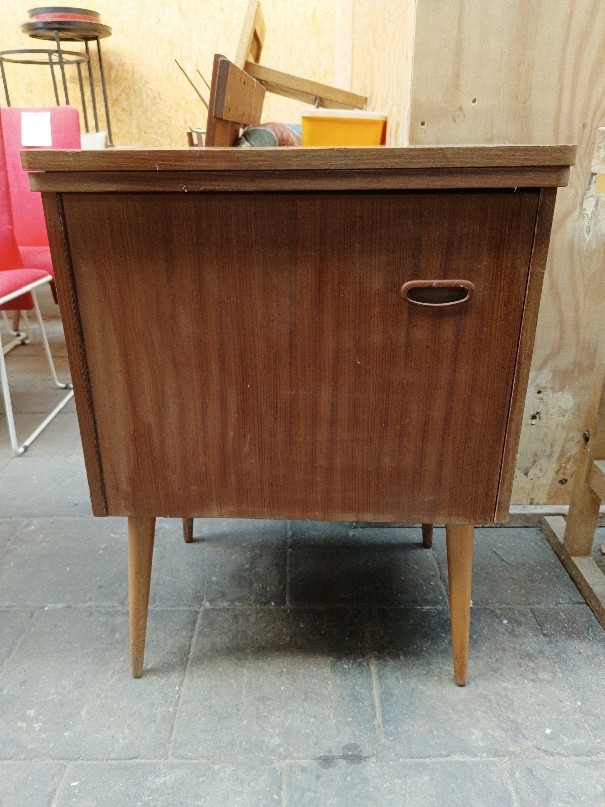 Vintage kastje (zonder naaimachine), Ophalen