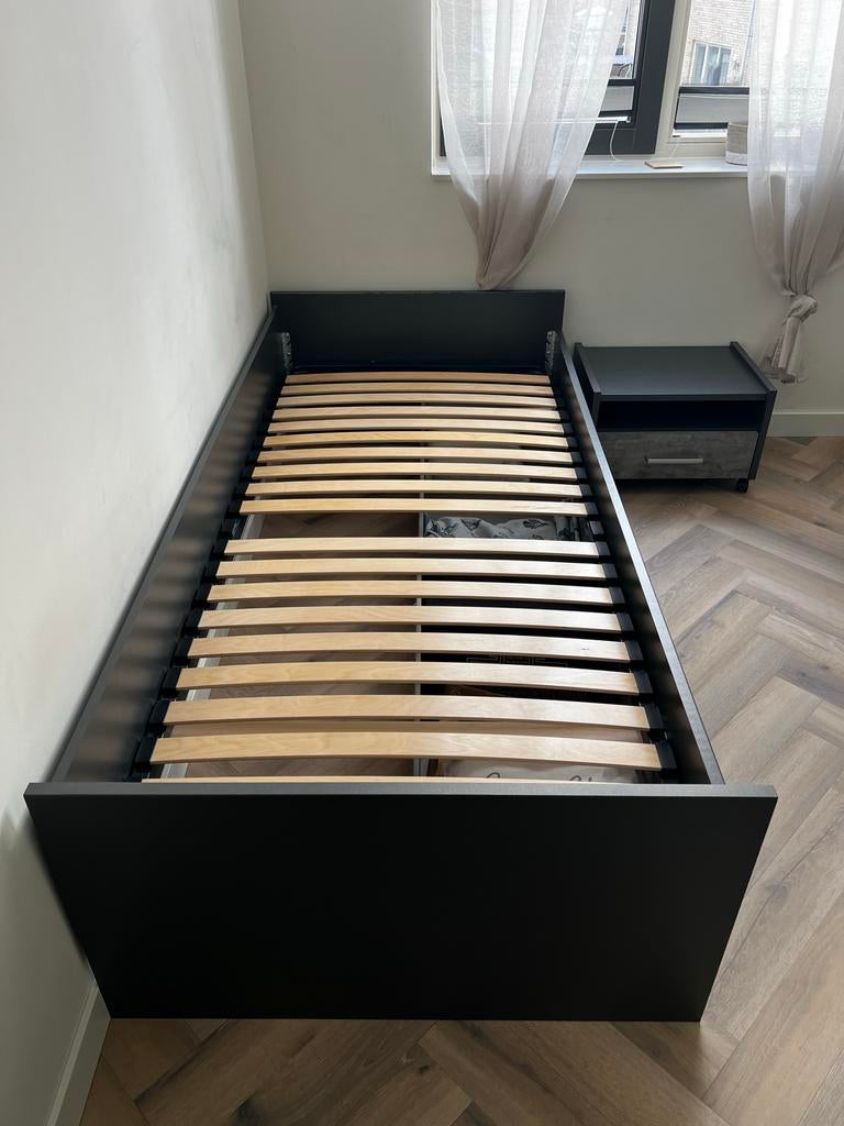 Modern bedframe met lades, donkergrijs & nachtkastje, Huis en Inrichting, Slaapkamer | Bedden, 90 cm, Eenpersoons, Ophalen of Verzenden