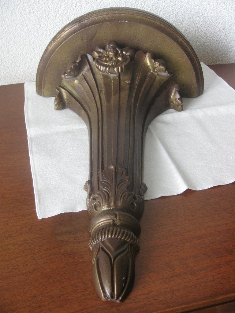 Goudkleurige, houten wandconsole met barokke afbeeldingen., Ophalen of Verzenden