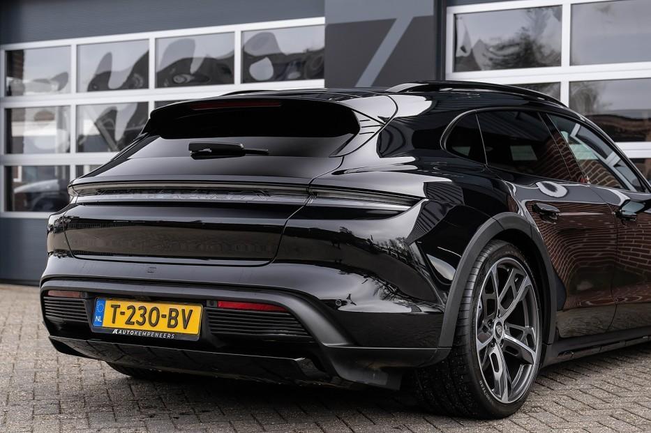 Porsche Taycan 4 93 kWh | Panorama | Luchtvering | Bose | Ca, Automaat, 0 cilinders, Zwart, 110 €/maand