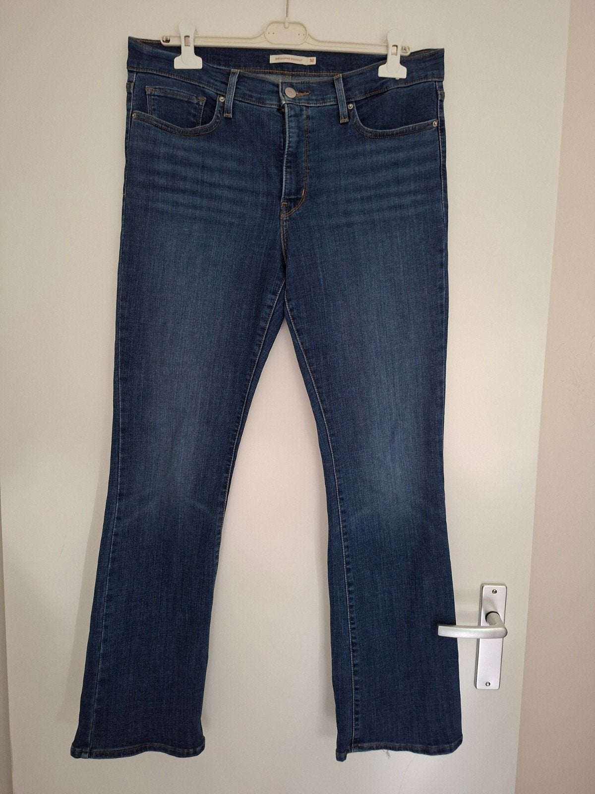 Levi's 315 Shaping Bootcut Jeans W32/L32 - Uitstekende staat, Blauw, Maat 42/44 (L), Ophalen of Verzenden, Zo goed als nieuw