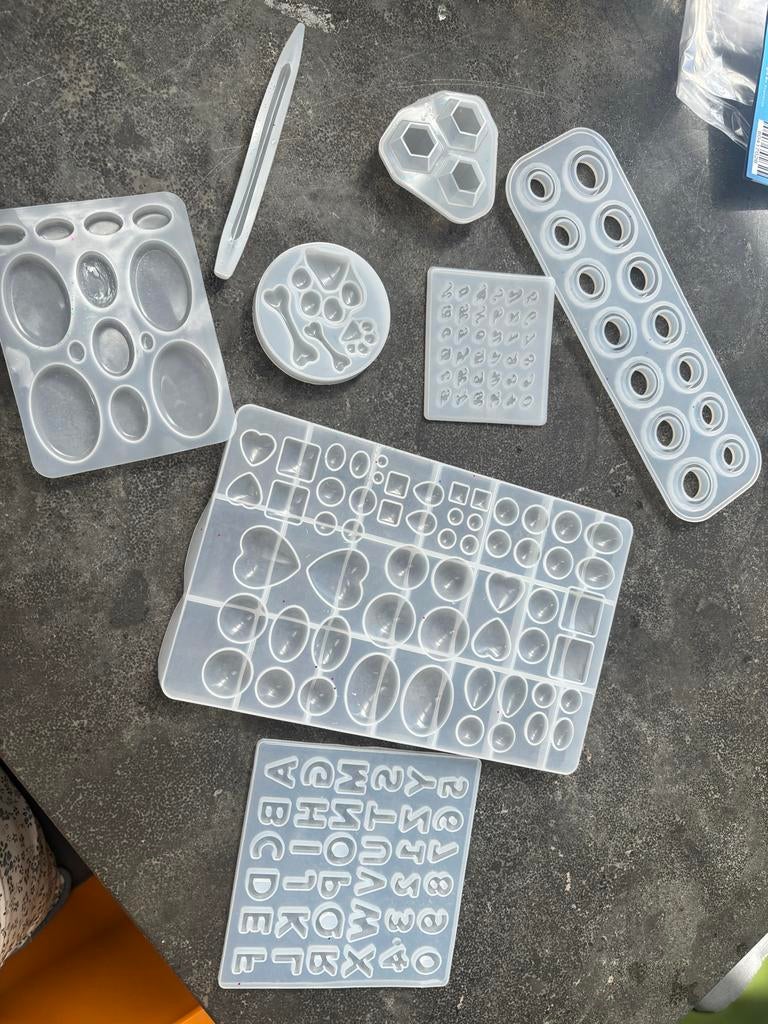 Complete Epoxy Resin Knutselset met Mallen en Pigmenten, Nieuw, Meerkleurig, Ophalen of Verzenden, Kunststof