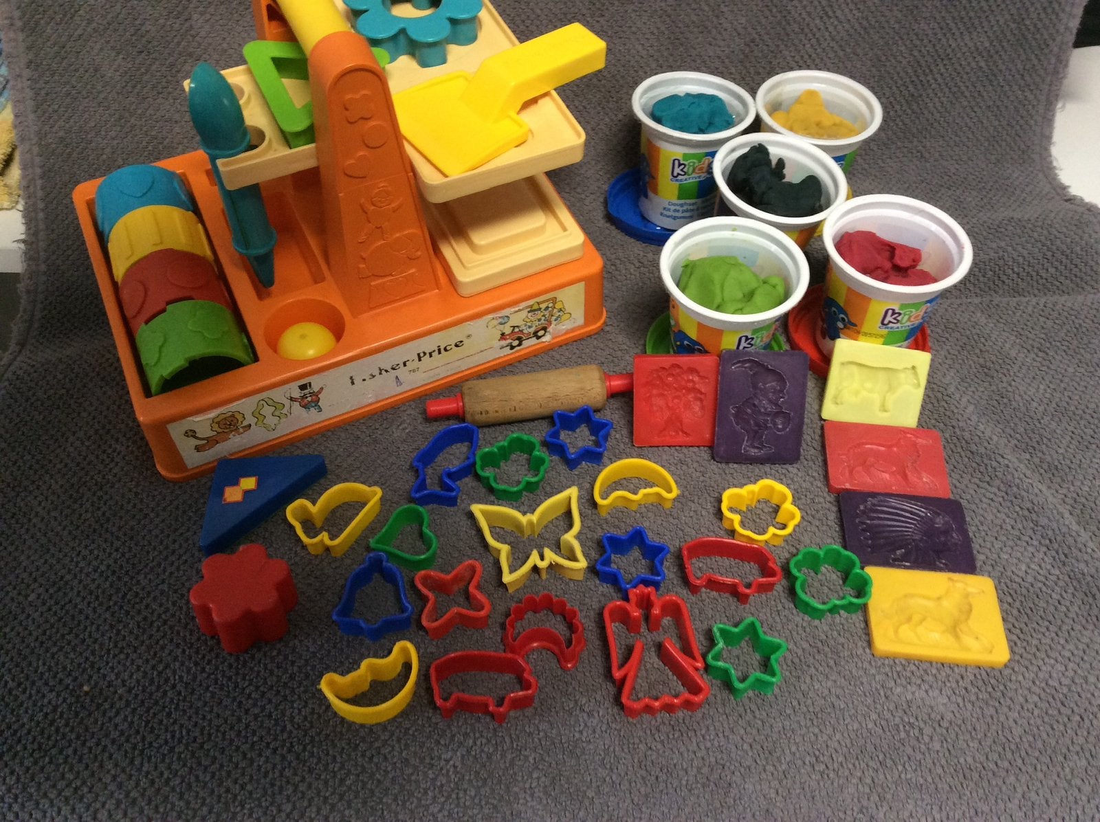 Fisher price  kleitool + vele vormpjes en klei, Kinderen en Baby's, Speelgoed | Fisher-Price, Ophalen, Speelset