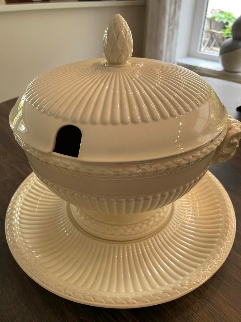 Wedgwood Edme soepterrine met zeldzame onderschotel, Verzenden