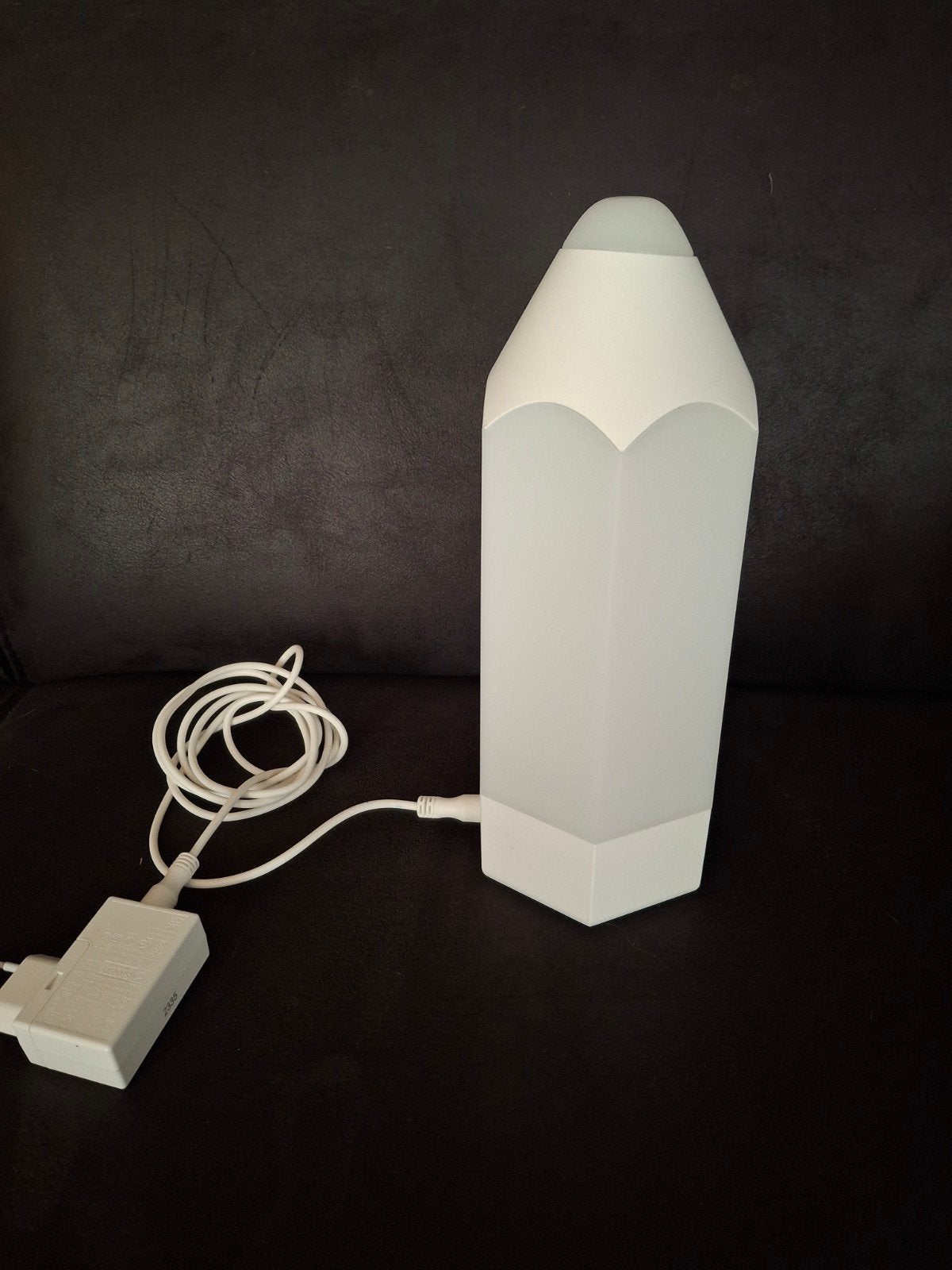 IKEA Pelarboj LED Tafellamp - Potlood Design, Huis en Inrichting, Kunststof, LED verlichting, Kinderlamp, Ophalen of Verzenden