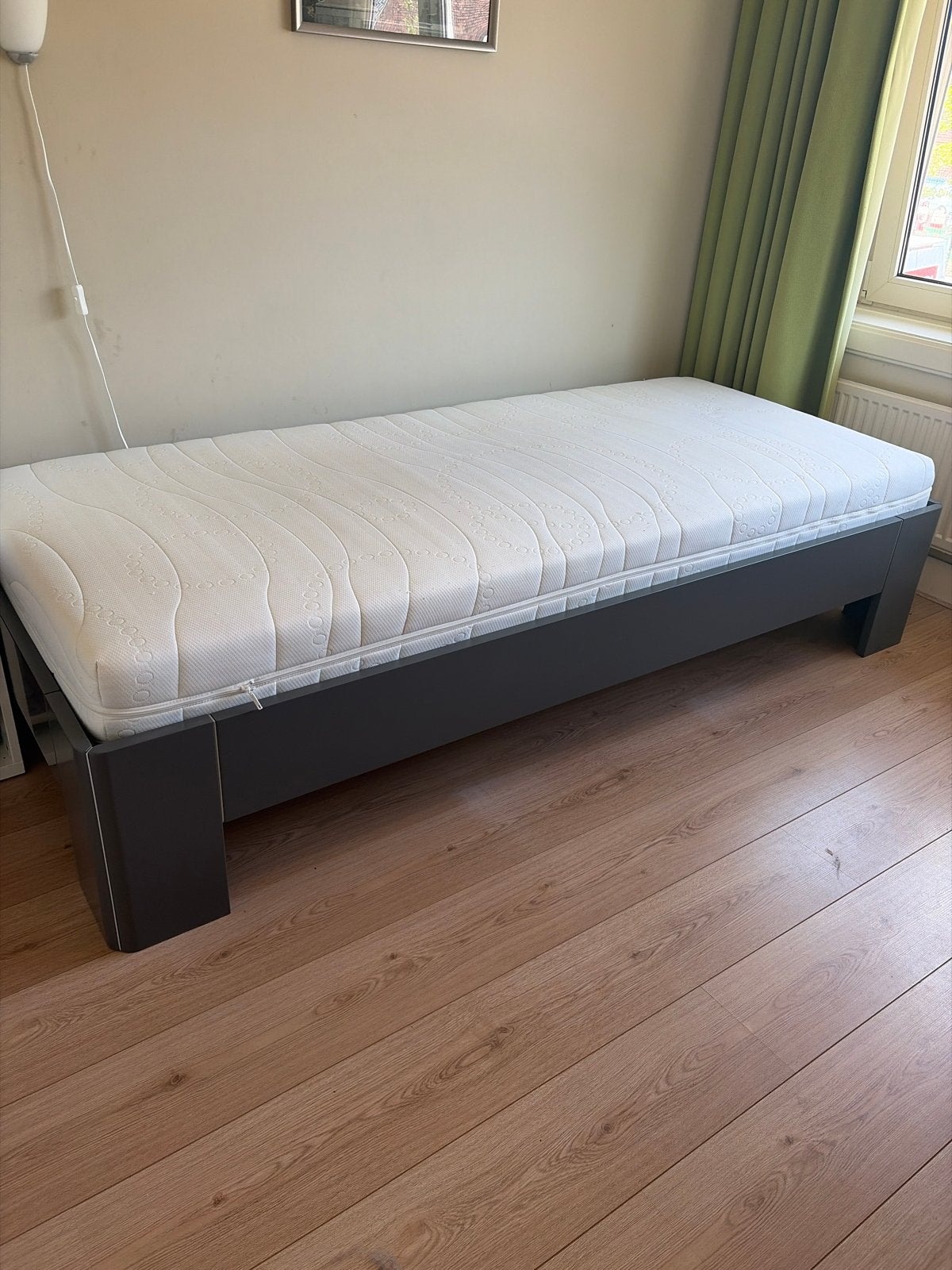 Eenpersoonsbed met lattenbodem en matras 90x210 cm, Ophalen, Gebruikt, 90 cm, Eenpersoons