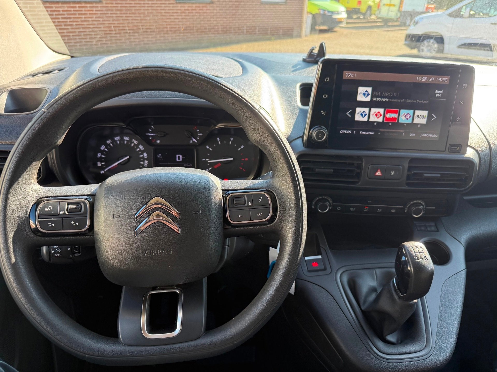 Citroen Berlingo 1.5 BlueHDI Club navi cruise airco euro 6, Voorwielaandrijving, Gebruikt, 4 cilinders, Citroën