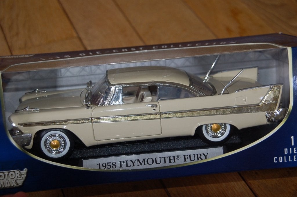 1:18 PLYMOUTH FURY COUPE 1958 beige Motormax WRH, Hobby en Vrije tijd, Modelauto's | 1:18, Verzenden, Zo goed als nieuw, Auto