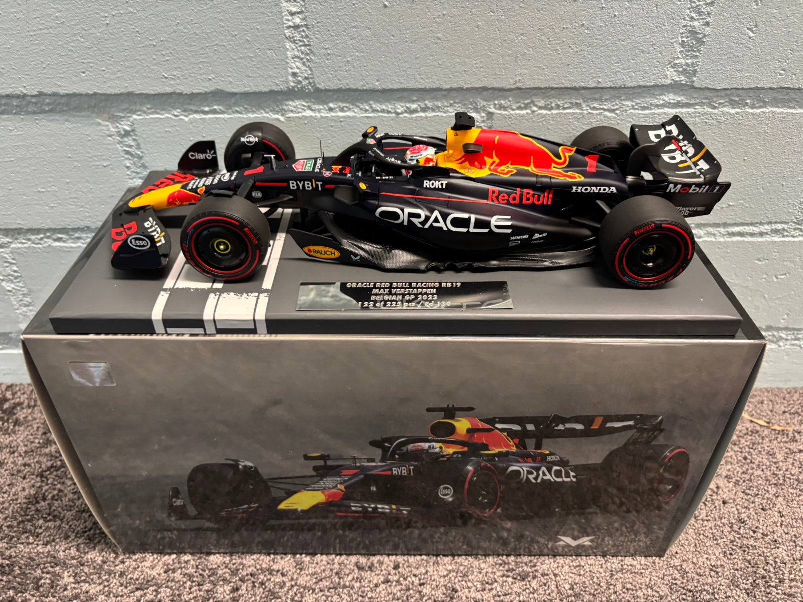 Max verstappen RB19 winner spa 2023 1:18 model, Ophalen of Verzenden, Zo goed als nieuw, Formule 1