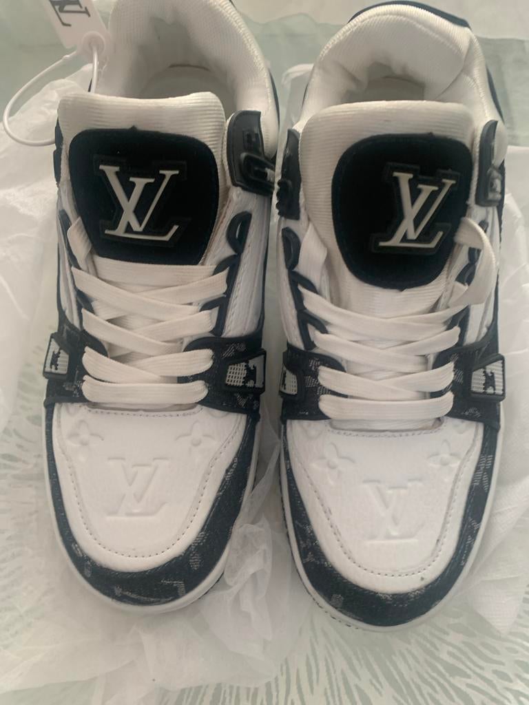 Louis Vuitton Sneakers Maat 43 Nieuw, Ophalen of Verzenden, Nieuw, Wit, Sneakers of Gympen
